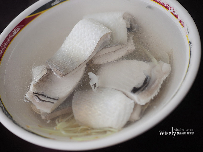 新北新店。小飯筒-光明街小吃︱黑白切、魯肉飯＆虱目魚肚湯