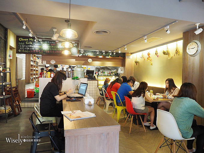 《台北中山。捷運中山國中站》初米咖啡＠錦州街上網輕食餐廳，主打龍貓造型等卡通蛋糕