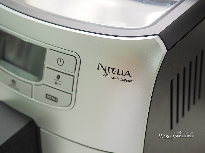 《家電開箱文。飛利浦全自動義式咖啡機》PHILIPS Saeco INTELIA HD8753@一鍵卡布奇諾,在家就能品嚐好咖啡 《家電開箱文。飛利浦全自動義式咖啡機》PHILIPS Saeco INTELIA HD8753@一鍵卡布奇諾,在家就能品嚐好咖啡