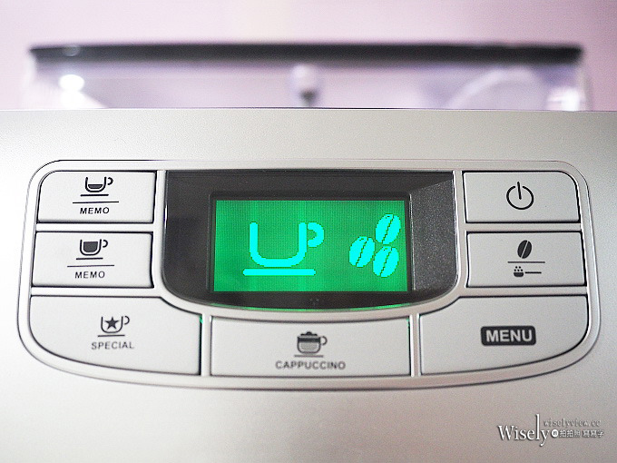 《家電開箱文。飛利浦全自動義式咖啡機》PHILIPS Saeco INTELIA HD8753@一鍵卡布奇諾,在家就能品嚐好咖啡 《家電開箱文。飛利浦全自動義式咖啡機》PHILIPS Saeco INTELIA HD8753@一鍵卡布奇諾,在家就能品嚐好咖啡