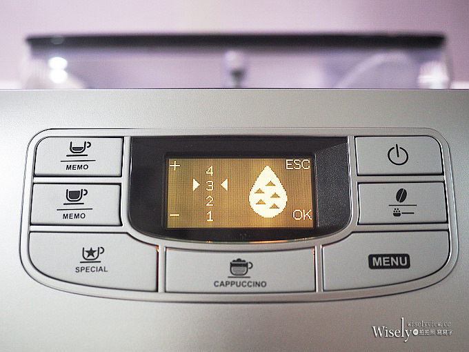 《家電開箱文。飛利浦全自動義式咖啡機》PHILIPS Saeco INTELIA HD8753@一鍵卡布奇諾,在家就能品嚐好咖啡 《家電開箱文。飛利浦全自動義式咖啡機》PHILIPS Saeco INTELIA HD8753@一鍵卡布奇諾,在家就能品嚐好咖啡