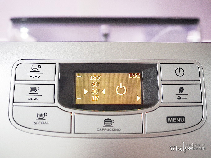 《家電開箱文。飛利浦全自動義式咖啡機》PHILIPS Saeco INTELIA HD8753@一鍵卡布奇諾,在家就能品嚐好咖啡 《家電開箱文。飛利浦全自動義式咖啡機》PHILIPS Saeco INTELIA HD8753@一鍵卡布奇諾,在家就能品嚐好咖啡