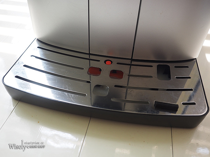 《家電開箱文。飛利浦全自動義式咖啡機》PHILIPS Saeco INTELIA HD8753@一鍵卡布奇諾,在家就能品嚐好咖啡 《家電開箱文。飛利浦全自動義式咖啡機》PHILIPS Saeco INTELIA HD8753@一鍵卡布奇諾,在家就能品嚐好咖啡