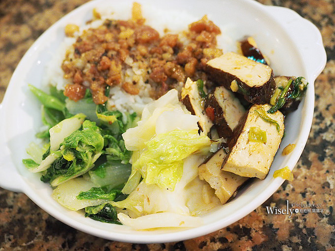 東一排骨台北總店︱中山堂旁懷舊夜總會裝潢餐廳︱捷運西門站