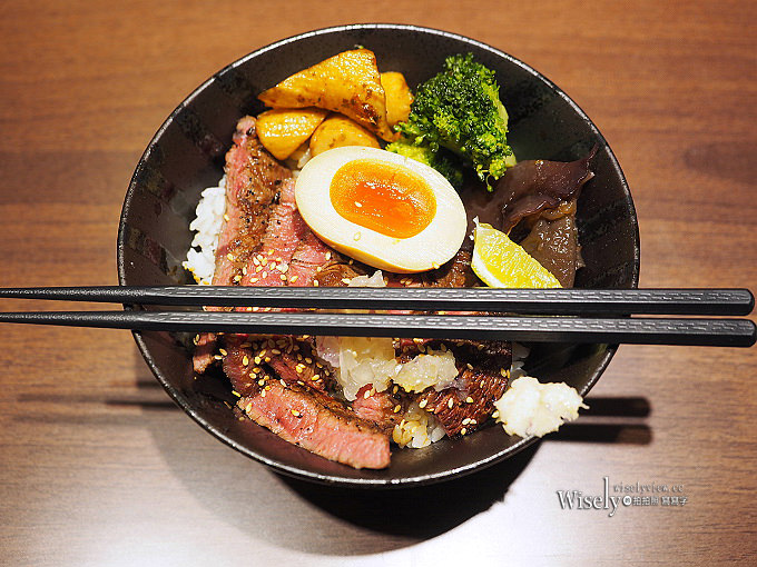 《台北中正。捷運公館站》初牛(公館店)/日式燒肉丼飯@厚切牛排丼,近水博館CP值略低 《台北中正。捷運公館站》初牛(公館店)/日式燒肉丼飯@厚切牛排丼,近水博館CP值略低