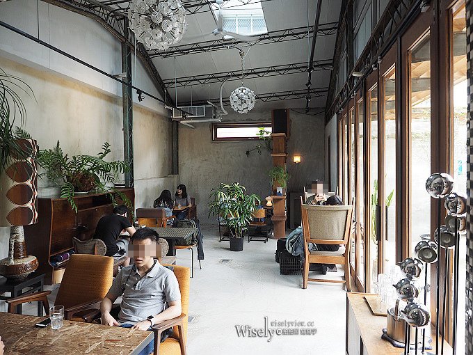 《台北大安。捷運六張犂站》苔毛咖啡館Taimo Café＠嘉興街文青風格，不限時供插座網路