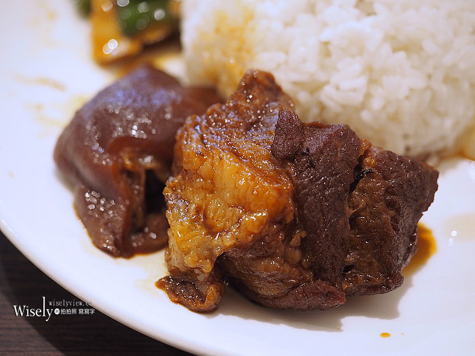 《新北新店。捷運七張站》原野豬腳大王＠起司蛋包飯、滷腿庫飯&炸排骨～便當小吃