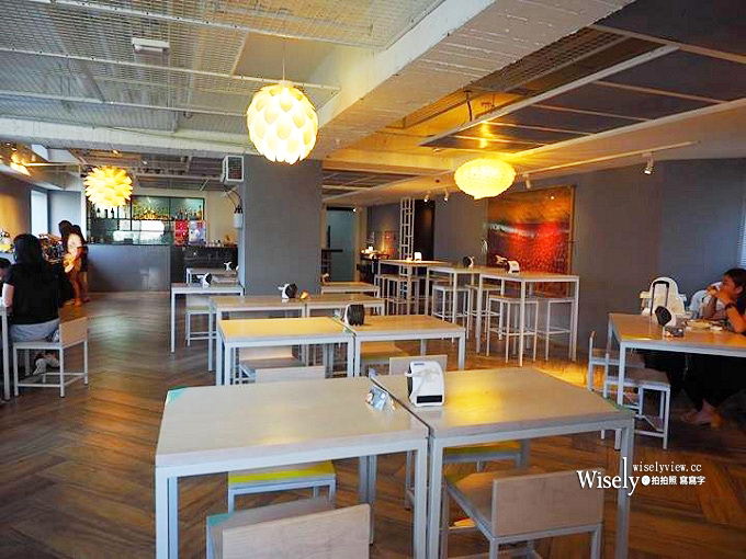 《台中旅遊資訊。西屯區住宿》LUMI光之旅店：近逢甲夜市高CP值服務佳，簡約風格設計