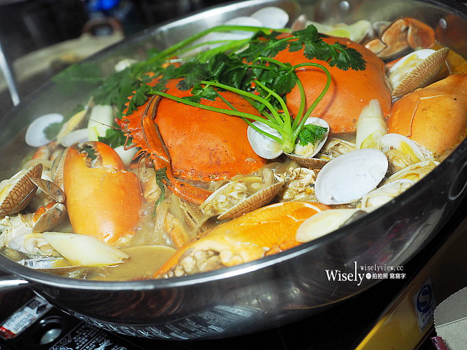 《澳門美食。新馬路》水佬榮海鮮火鍋飯店：香辣花甲蟹鍋，還有美味金沙蝦與水蟹粥