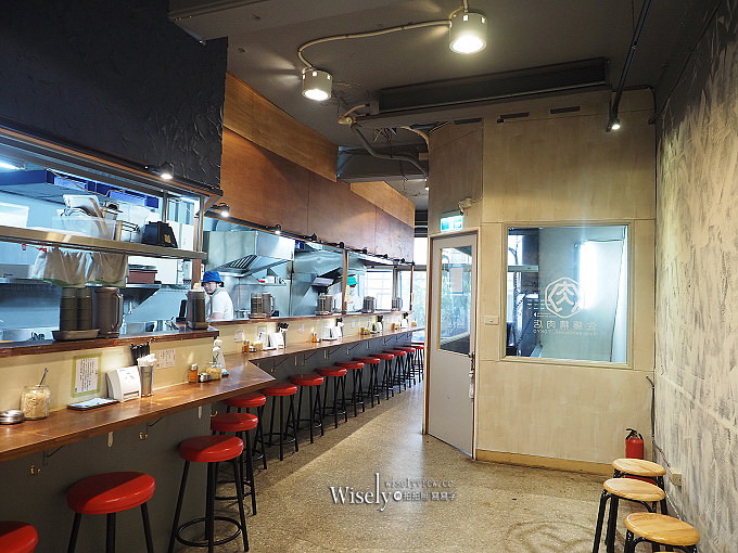 《台北中正。捷運忠孝新生站美食》佐藤精肉店akiba:光華商場裡烤五花丼飯與薑汁豬肉丼 《台北中正。捷運忠孝新生站美食》佐藤精肉店akiba:光華商場裡烤五花丼飯與薑汁豬肉丼
