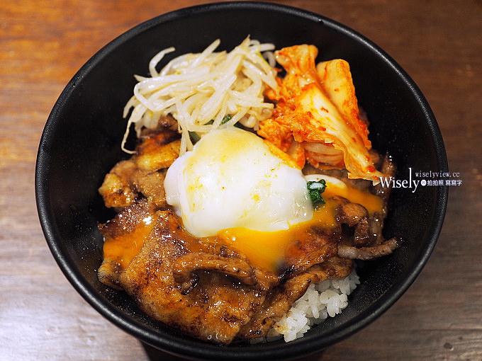 《台北中正。捷運忠孝新生站美食》佐藤精肉店akiba:光華商場裡烤五花丼飯與薑汁豬肉丼 《台北中正。捷運忠孝新生站美食》佐藤精肉店akiba:光華商場裡烤五花丼飯與薑汁豬肉丼