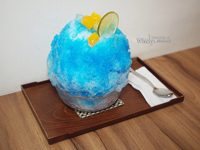 《台中西區。MACHIYA CAFÉ町家咖啡》隱身市場裡的美味宇治金時與夏日祭典藍柑橘刨冰