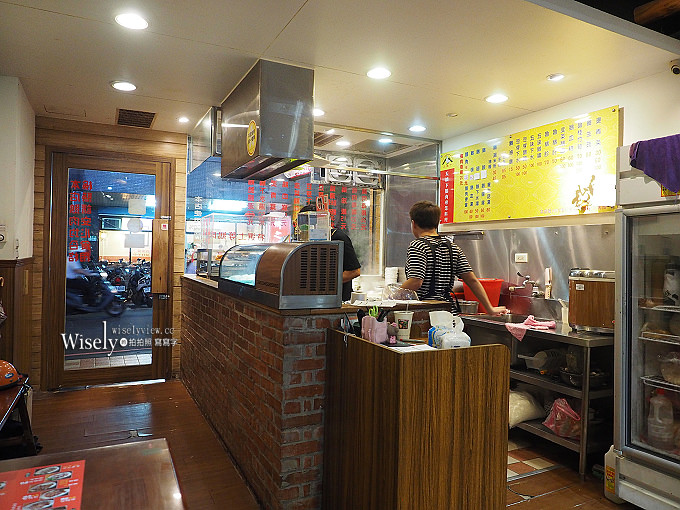 （遷址）新北永和。天橋下鵝肉專業料理：煙燻鵝肉平價好吃，鵝肉米粉細滑可口