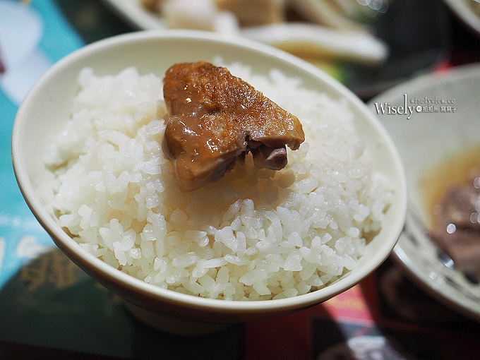 （遷址）新北永和。天橋下鵝肉專業料理：煙燻鵝肉平價好吃，鵝肉米粉細滑可口