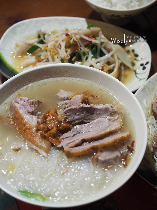 （遷址）新北永和。天橋下鵝肉專業料理：煙燻鵝肉平價好吃，鵝肉米粉細滑可口