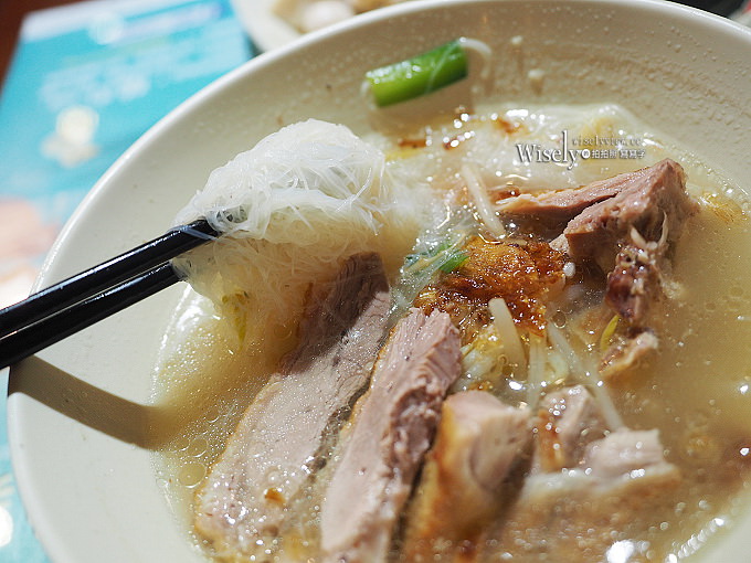 （遷址）新北永和。天橋下鵝肉專業料理：煙燻鵝肉平價好吃，鵝肉米粉細滑可口