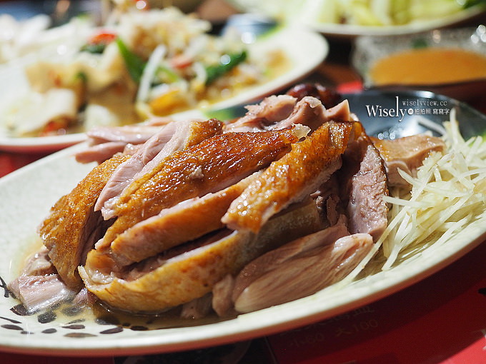 （遷址）新北永和。天橋下鵝肉專業料理：煙燻鵝肉平價好吃，鵝肉米粉細滑可口