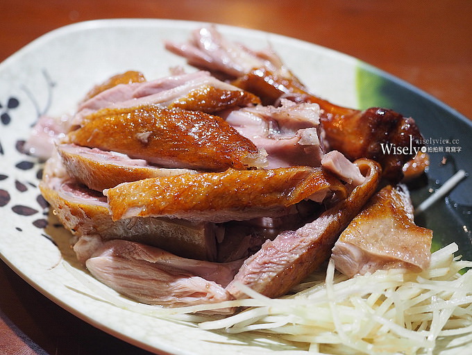 （遷址）新北永和。天橋下鵝肉專業料理：煙燻鵝肉平價好吃，鵝肉米粉細滑可口