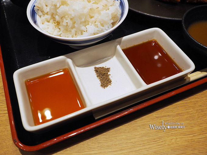 《東京新宿西口美食》牛カツ専門店-京都勝牛：黑毛和牛炸牛排套餐，60秒油炸的美味