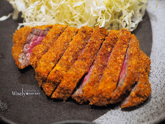《東京新宿西口美食》牛カツ専門店-京都勝牛：黑毛和牛炸牛排套餐，60秒油炸的美味