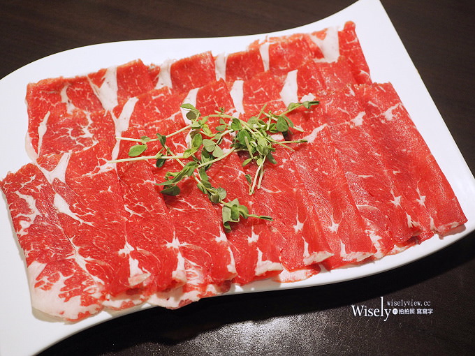 《新北新店。捷運新店區公所站》鮮境精緻涮涮鍋(中正店)：平價雙人套餐肉多划算