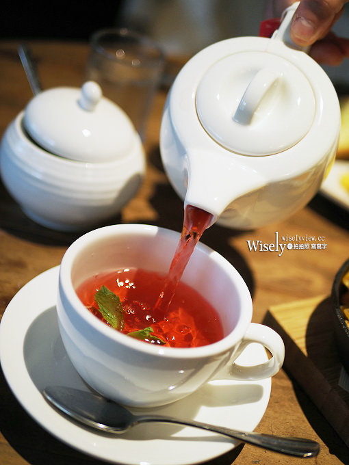 《台北松山。捷運南京復興站》333 RESTAURANT & BAR：週末早午餐、沙拉及薯條吃到飽
