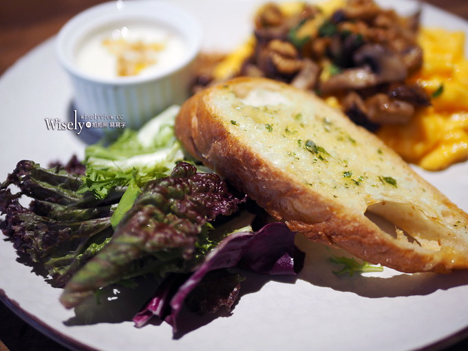 《台北松山。捷運南京復興站》333 RESTAURANT & BAR：週末早午餐、沙拉及薯條吃到飽
