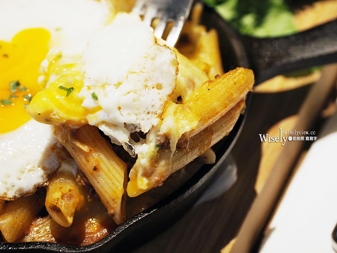《台北松山。捷運南京復興站》333 RESTAURANT & BAR：週末早午餐、沙拉及薯條吃到飽