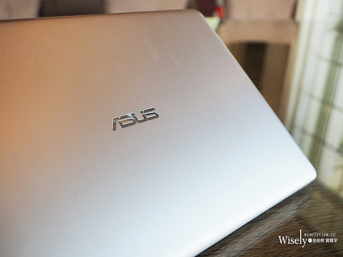 《筆電分享推薦。華碩ASUS VivoBook Pro 15》4K螢幕高效能，內建獨立顯卡，輕巧好攜帶