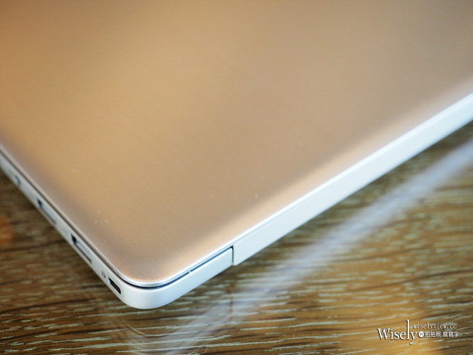 《筆電分享推薦。華碩ASUS VivoBook Pro 15》4K螢幕高效能，內建獨立顯卡，輕巧好攜帶