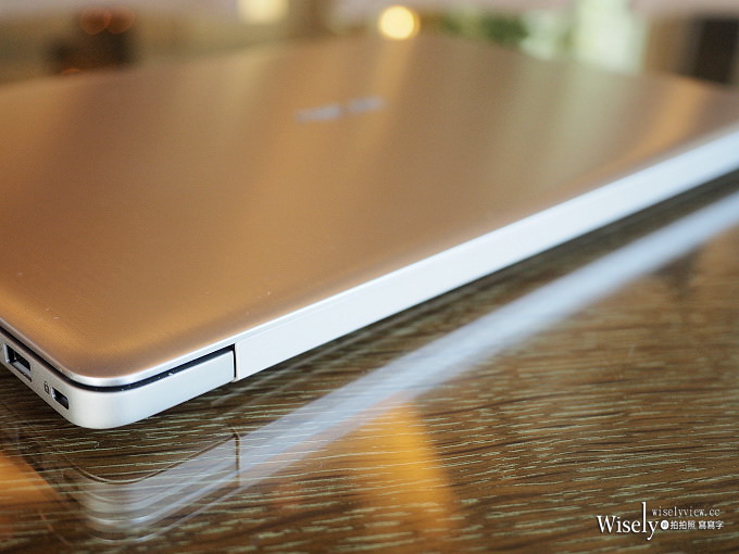 《筆電分享推薦。華碩ASUS VivoBook Pro 15》4K螢幕高效能，內建獨立顯卡，輕巧好攜帶