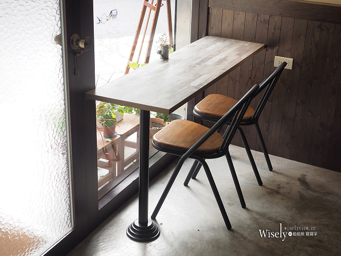 《台北中山。捷運忠孝新生站》好休咖啡 HaoXiu Kaffe：光華商場旁，WiFi插座不限時