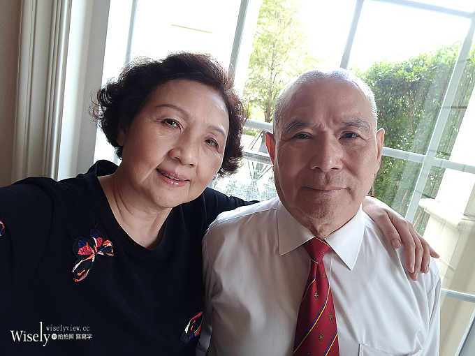 《華碩手機。一起戀攝影》ZenFone 4 Pro：高質感旗艦規格，光學變焦雙鏡頭，照片超迷人