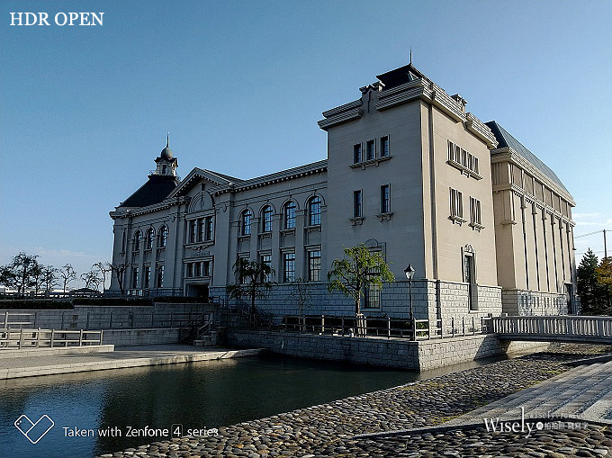 《華碩手機。一起戀攝影》ZenFone 4 Pro：高質感旗艦規格，光學變焦雙鏡頭，照片超迷人