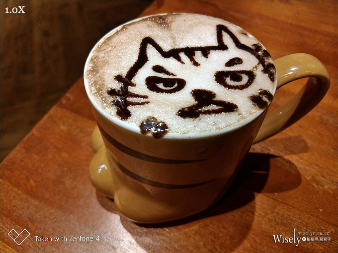 《華碩手機。一起戀攝影》ZenFone 4 Pro：高質感旗艦規格，光學變焦雙鏡頭，照片超迷人