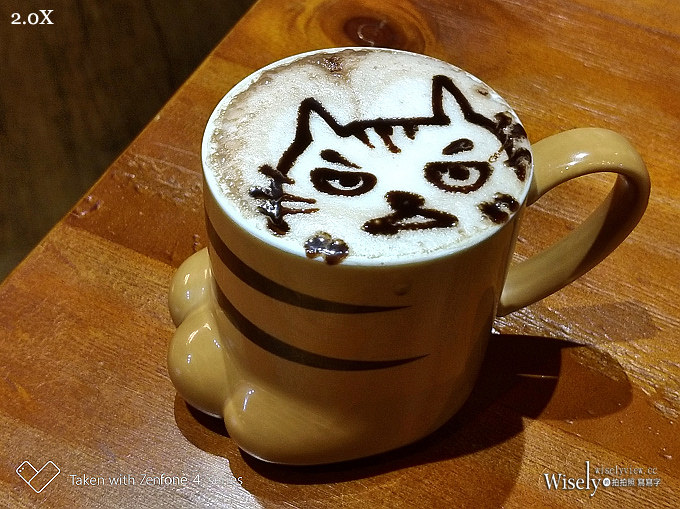 《華碩手機。一起戀攝影》ZenFone 4 Pro：高質感旗艦規格，光學變焦雙鏡頭，照片超迷人