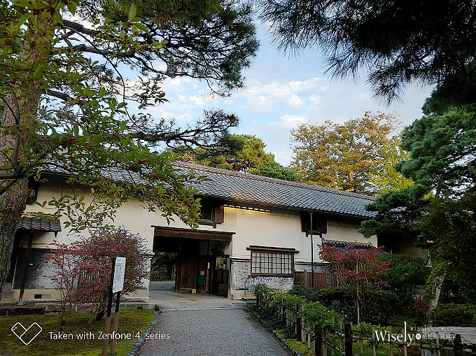 《華碩手機。一起戀攝影》ZenFone 4 Pro：高質感旗艦規格，光學變焦雙鏡頭，照片超迷人