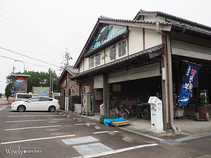 《日本四國。高知美食》黑潮一番館／鰹魚半敲燒(鰹のたたき)：製作體驗土佐稻草燒鰹魚料理