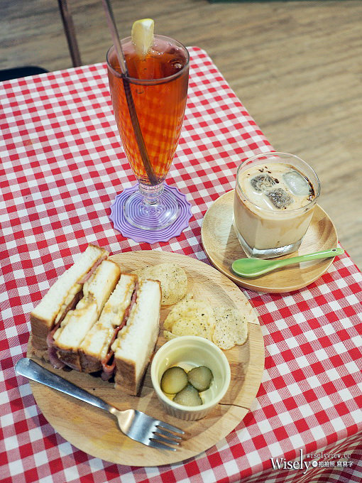 《台北中正。捷運台電大樓站》中央公園咖啡館：美劇「六人行」主題餐廳，鄰近台大公館