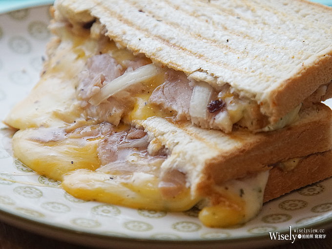 《台北中正。捷運古亭站》日安Ciao早午餐：爆漿起司帕里尼搭玫瑰鹽味鮮奶的迷你貓餐廳