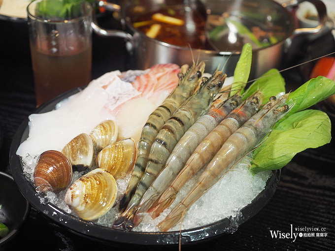 《台北大安。捷運忠孝敦化站》清麻辣：可單人獨享頂級A5日本和牛的麻辣鴛鴦火鍋