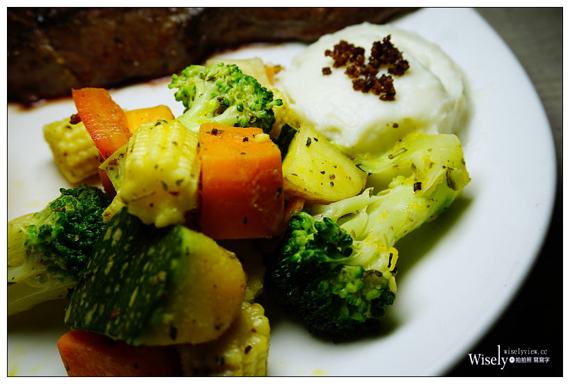 《歇業》小惡魔炭燒牛排：平價CHOICE美牛，與濃湯甜點飲料吃到飽