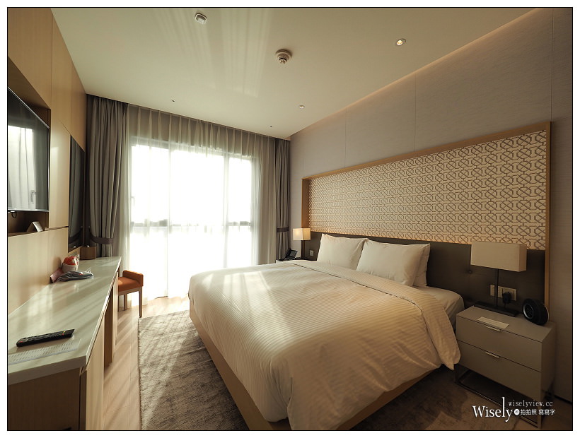 《濟州神話世界藍鼎酒店。Jeju Shinhwa World Landing Resort‎》舒適商務房型，近遊樂園與美食街