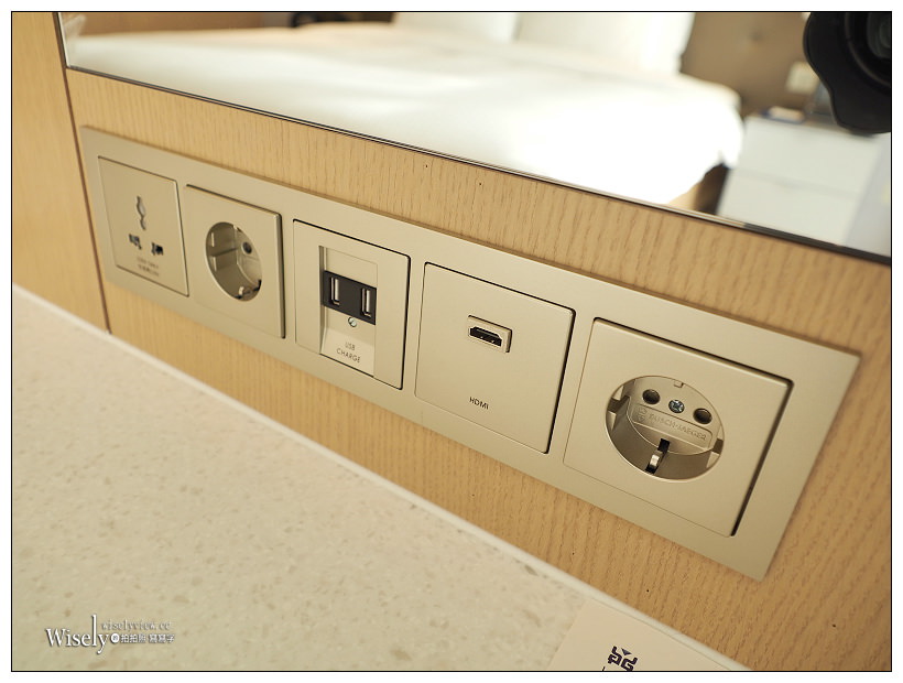 《濟州神話世界藍鼎酒店。Jeju Shinhwa World Landing Resort‎》舒適商務房型，近遊樂園與美食街