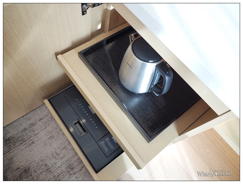 《濟州神話世界藍鼎酒店。Jeju Shinhwa World Landing Resort‎》舒適商務房型，近遊樂園與美食街