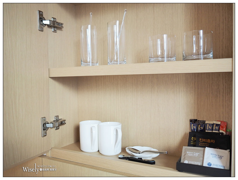 《濟州神話世界藍鼎酒店。Jeju Shinhwa World Landing Resort‎》舒適商務房型，近遊樂園與美食街