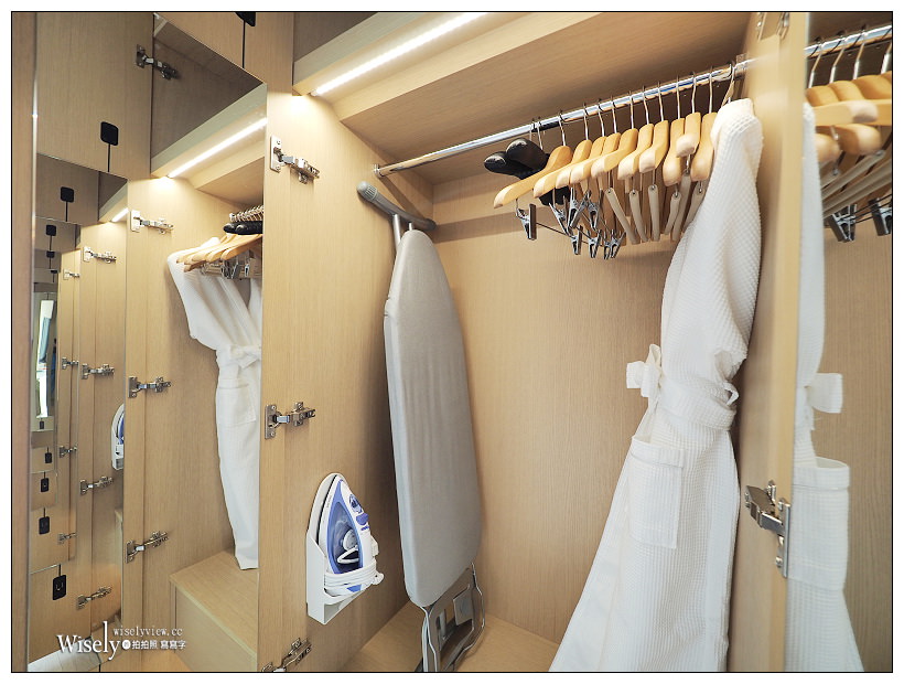 《濟州神話世界藍鼎酒店。Jeju Shinhwa World Landing Resort‎》舒適商務房型，近遊樂園與美食街