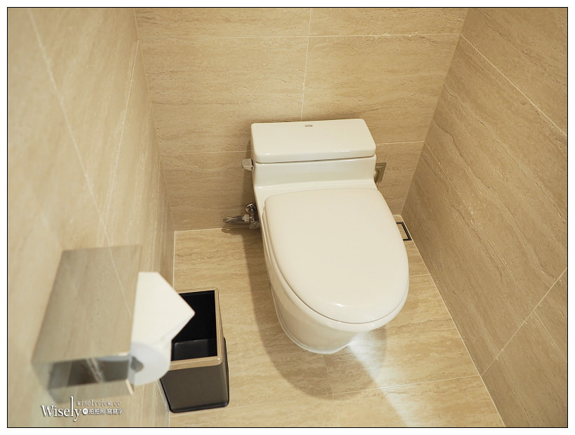 《濟州神話世界藍鼎酒店。Jeju Shinhwa World Landing Resort‎》舒適商務房型，近遊樂園與美食街