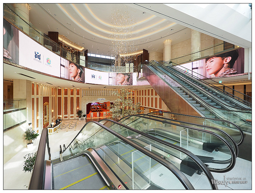 《濟州神話世界藍鼎酒店。Jeju Shinhwa World Landing Resort‎》舒適商務房型，近遊樂園與美食街