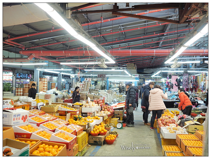 《濟州島自由行。濟州民俗五日市場》採購吃喝熟食生鮮，最便宜好買的生活市集